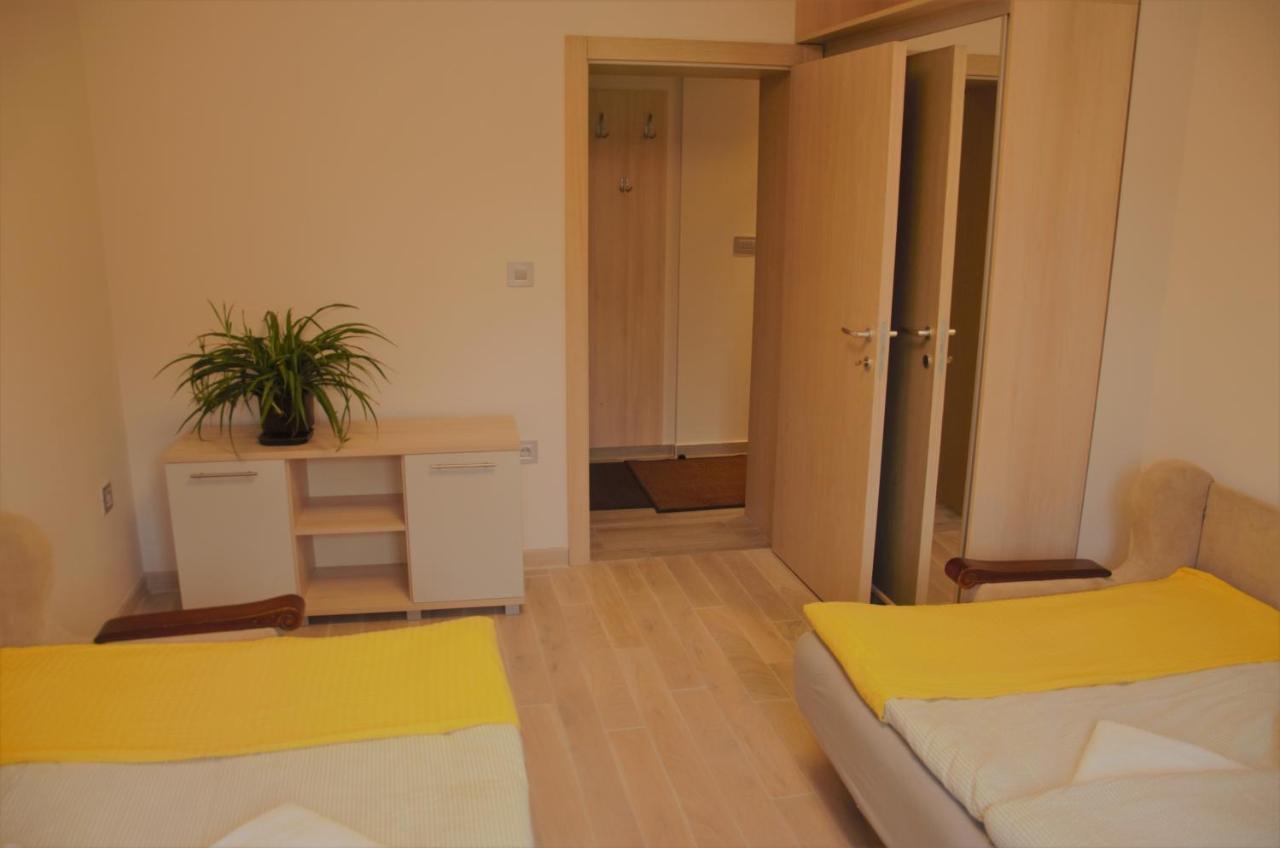Spacious 2-Bedroom Apartment With Luxury Feel Novi Sad Exterior foto